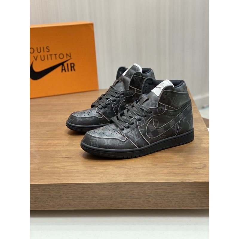 l**is V*t*n sneakers